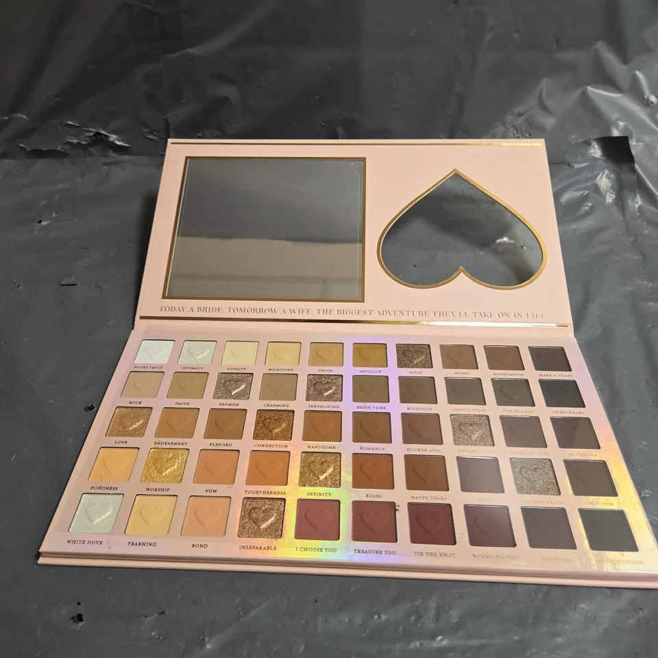 PLOUISE WEDDING WISH XL SHADOW PALETTE