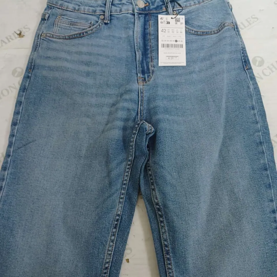 STRADIVARIUS MOM SLIM FIT JEANS - UK 14 