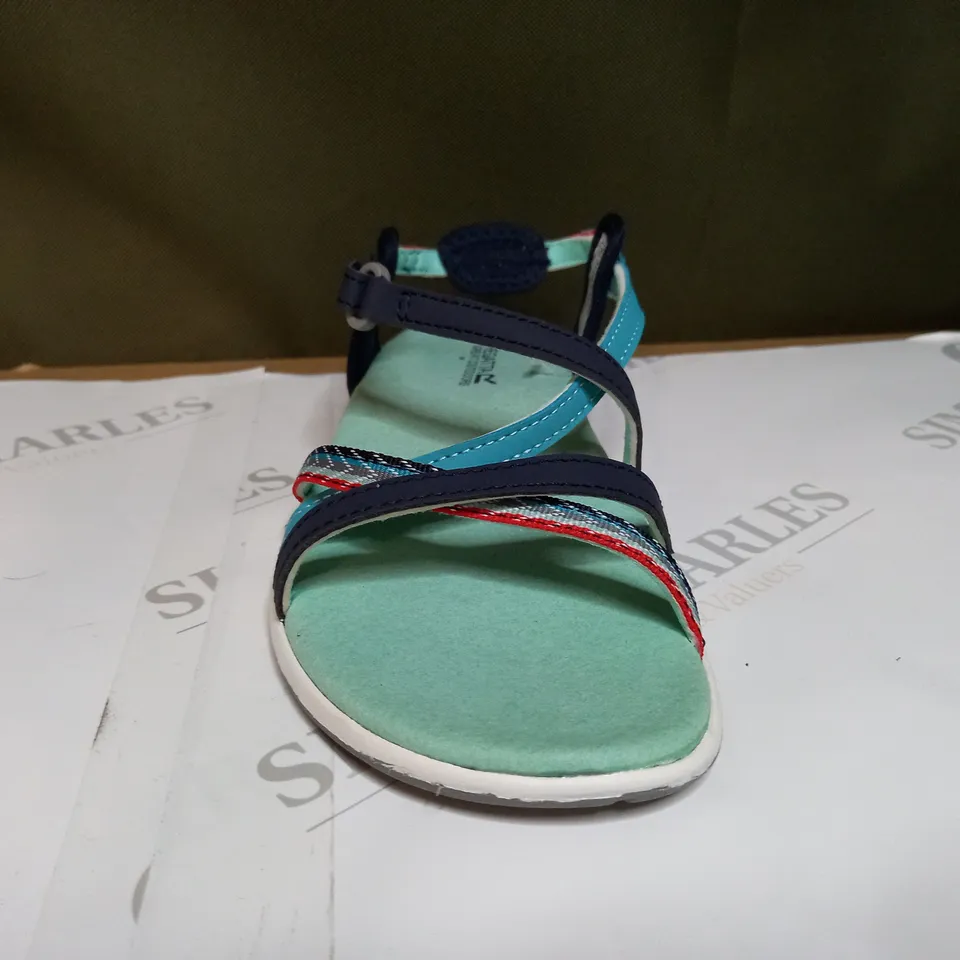 REGATTA LADY SANTA ROMA SANDALS SIZE 4