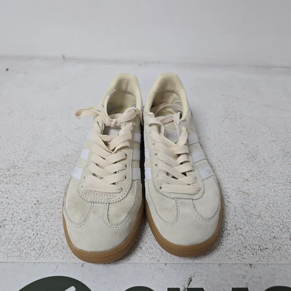 ADIDAS GAZELLE TRAINERS – SIZE 4.5