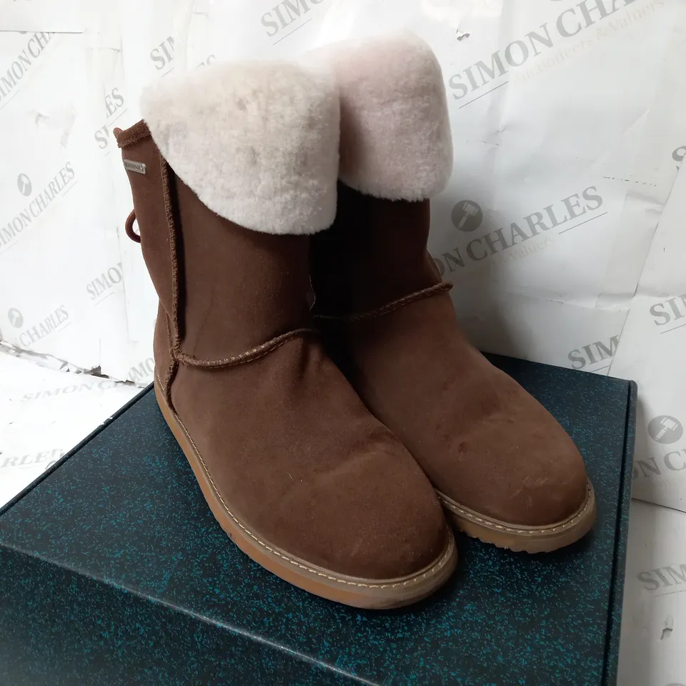 BOXED EMU AUSTRALIA BIRDWOOD BOOTS, OAK - SIZE 7