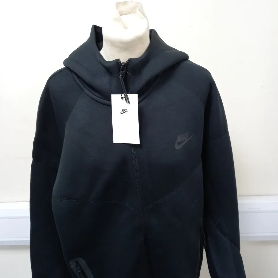 NIKE ZIPPED JACKET SIZE L