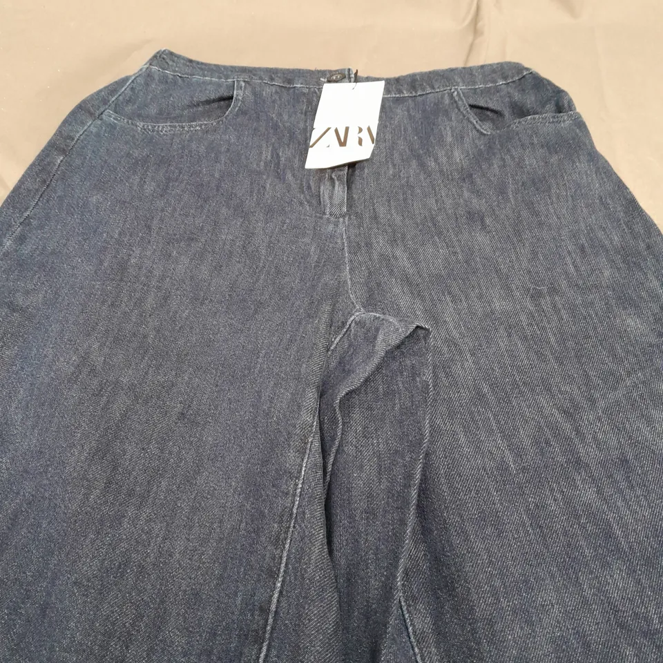 ZARA THE ELASTIATED BARREL LEG JEANS - EUR SMALL