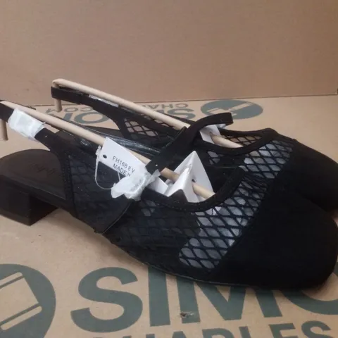 BOX CONTAINING APPROXIMATELY 8 PAIRS OF BRAND NEW SIMPLY BE BLACK JUPITER WIDE MESH SLINGBACK FLATS - SIZE 8