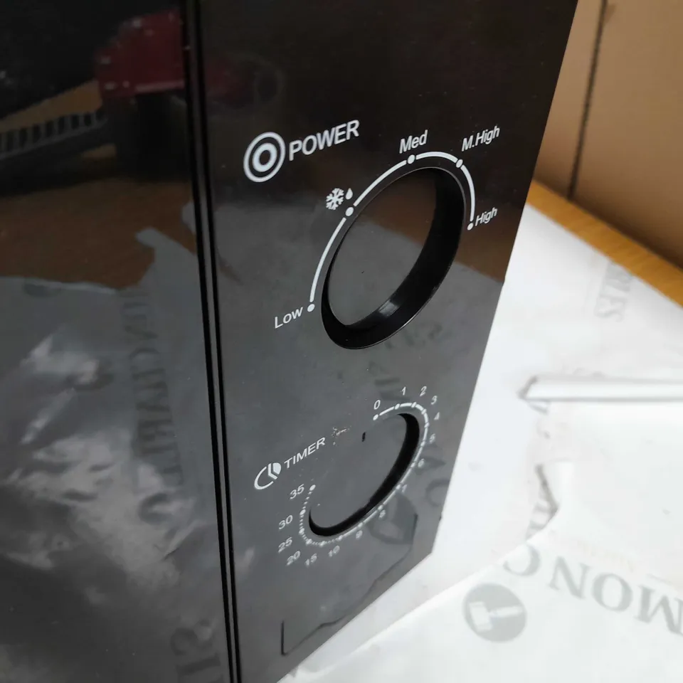 UNBOXED SWAN 20L 700W MANUAL MICROWAVE RRP £54