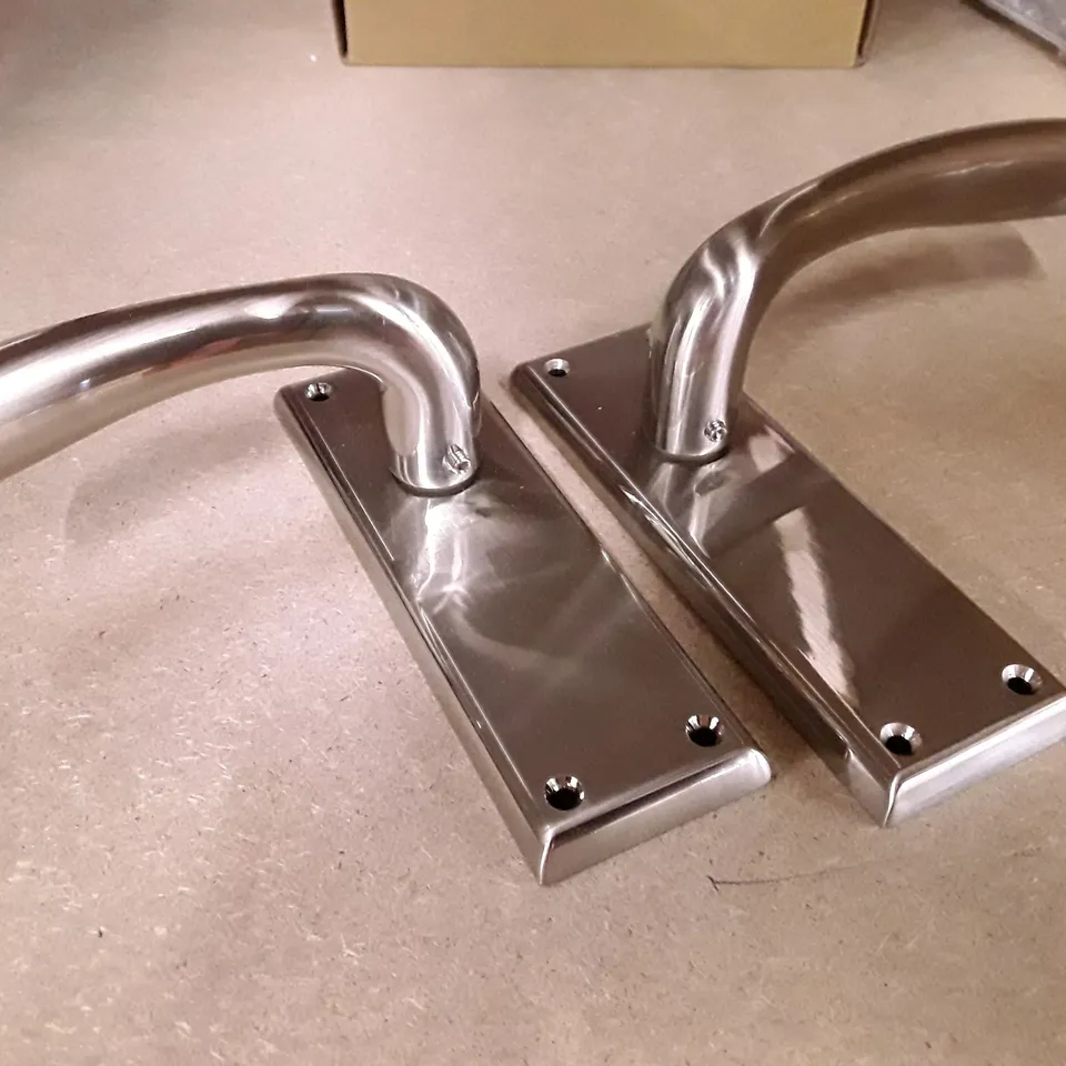 BOXED CINQUANTA BATHROOM DOOR HANDLE SET SATIN NICKEL