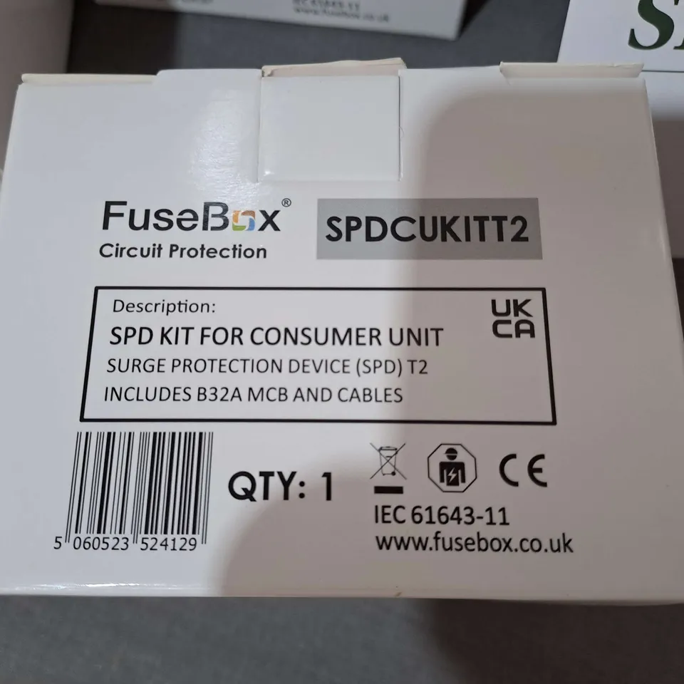 FUSEBOX F2030M 100A MAIN SWITCH 30WAY BOX WITH 4 SPDCUKITT2 SPD KITS