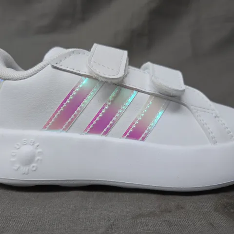 BOXED PAIR OF ADIDAS GRAND COURT 2.0 INFANT'S SHOES IN WHITE/PRISMATIC EFFECT UK SIZE 9