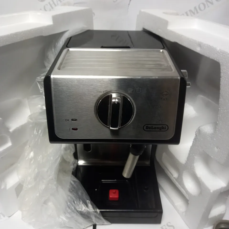 DELONGHI ESPRESSO MACHINE 