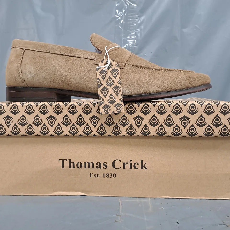 BOXED PAIR OF THOMAS CRICK LOAFERS IN BROWN SIZE UK 8