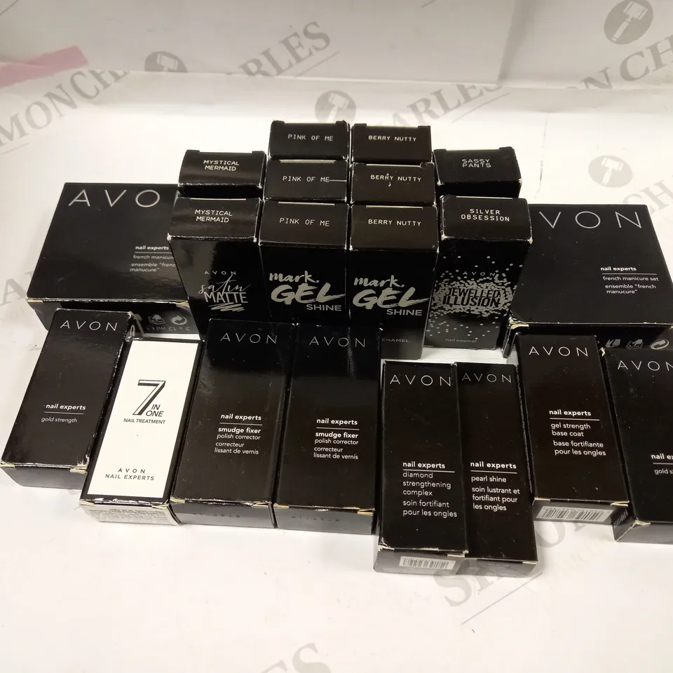 BOXED AVON NAIL POLISH COLLECTION APPROX. 10 ITEMS 
