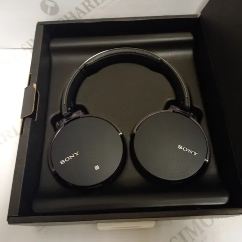 SONY EXTRA BASS WIRELESS STEREO HEADPHONES (MDR-XB950BT)