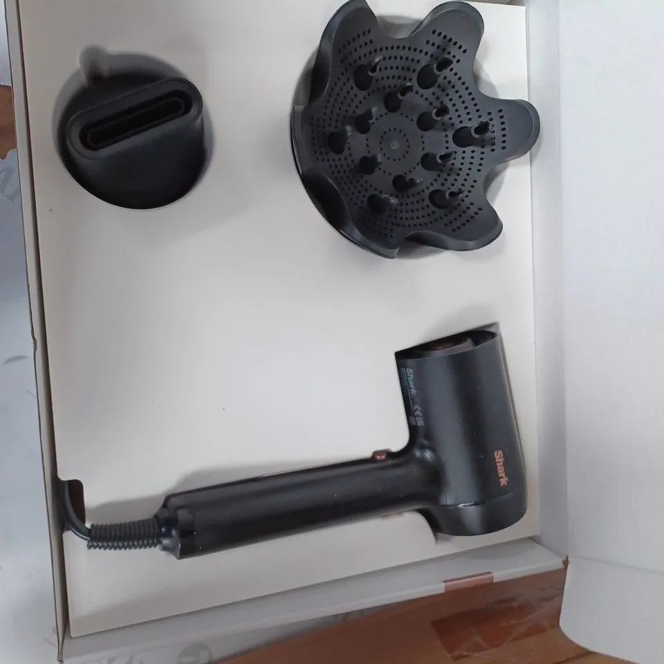 SHARK STYLE IQ IONIC HAIR DRYER & STYLER HD110UKQ