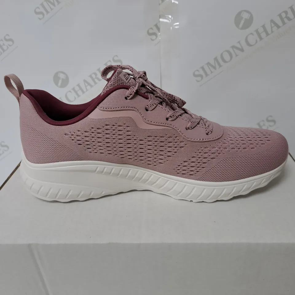 BOXED PAIR OF WOMEN'S SKETCHERS BOBS SQUAD TRAINERS - BLUSH // SIZE: 6 UK 