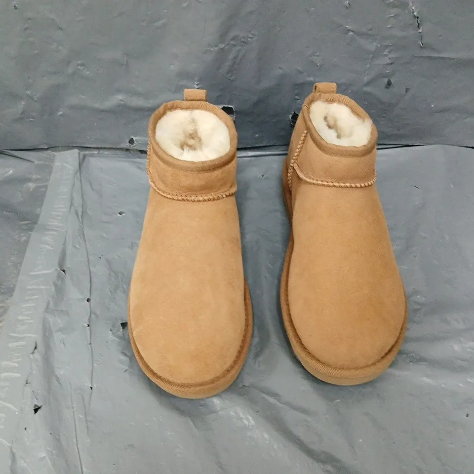 UNBOXED PAIR OF UGG BROWN BOOTS - UK 4 