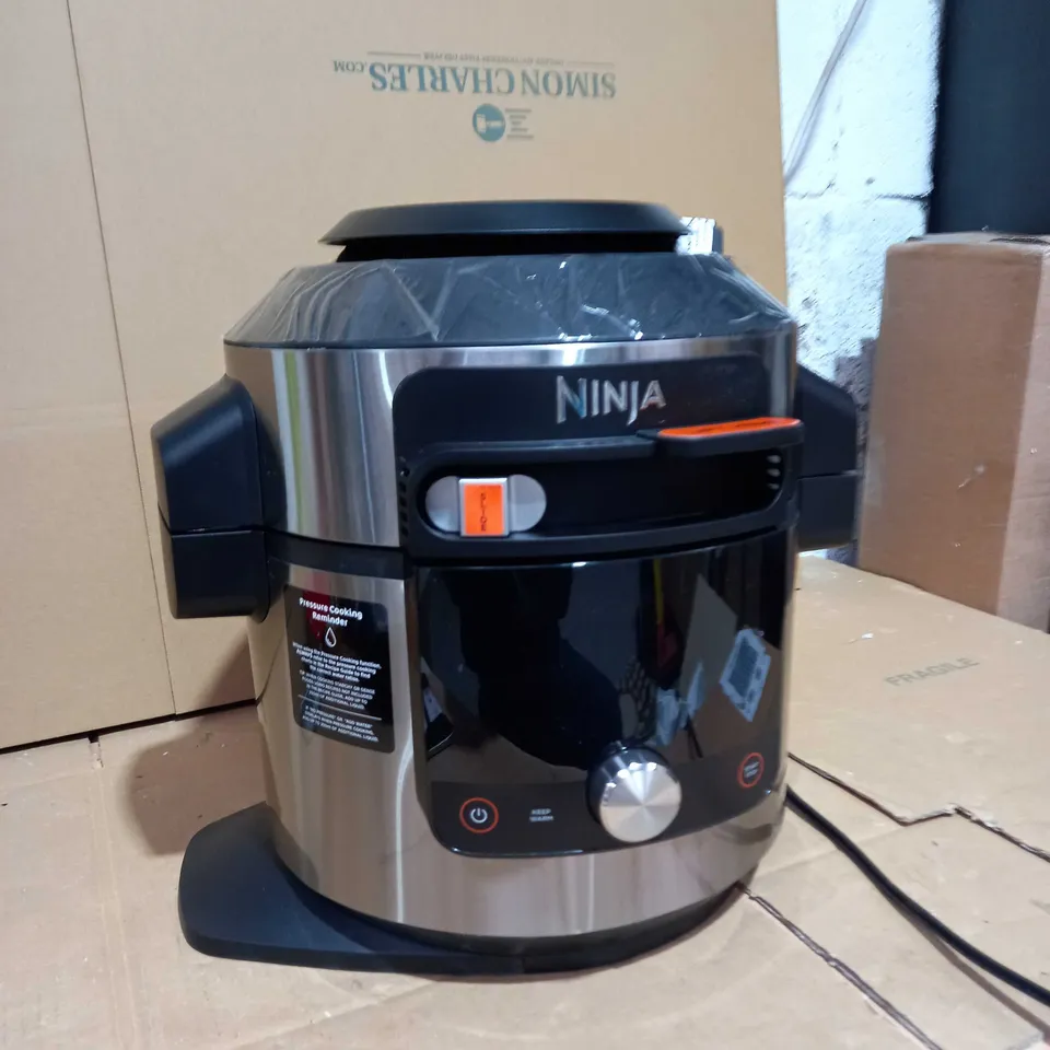 BOXED NINJA FOODI SMARTLID MULTI COOKER