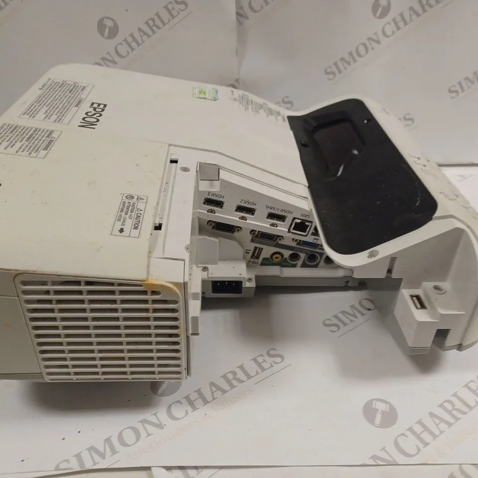 UNBOXED EPSON EB-670 LCD PROJECTOR