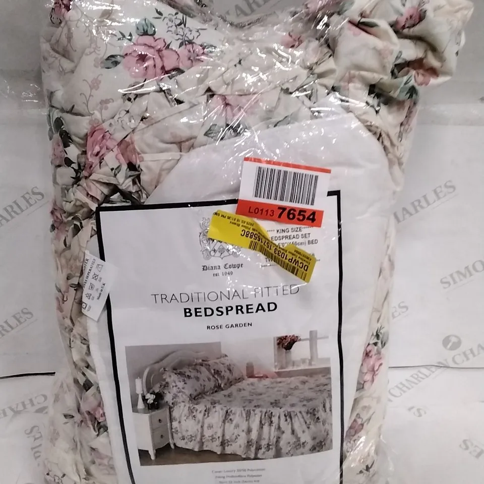 BAGGED DIANA COWPE EMELINE COTTON BLEND FLORAL BEDSPREAD WITH PILLOW SHAMS - SIZE: 150CM