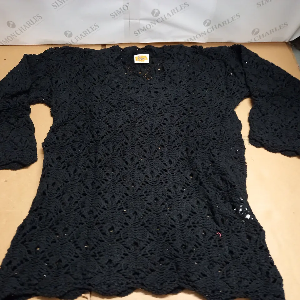LOT OF 17 BAGGED AS NEW CAPPIO BLACK TEXTURED JUMPERS - SIZE UNSPECIFED