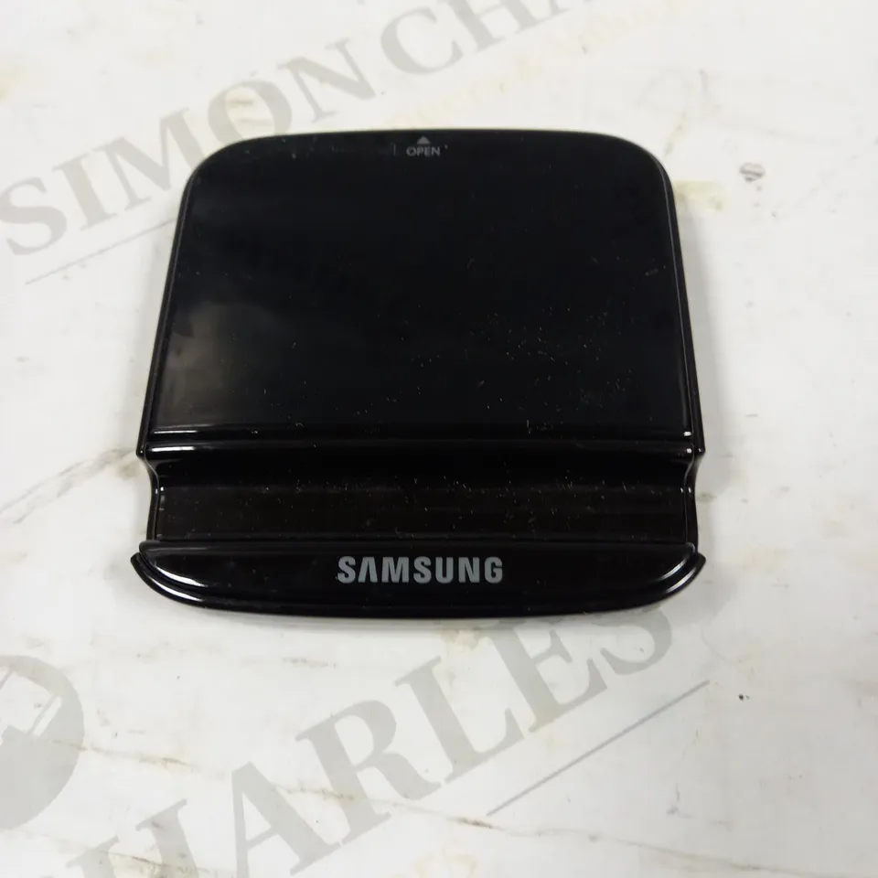 SAMSUNG GALAXY NEXUS HOLDER AND BATTERY CHARGER