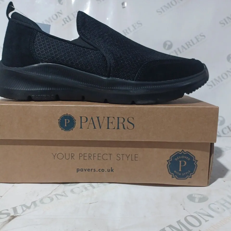 BOXED PAIR OF PAVERS SLIP-ON SHOES IN BLACK UK SIZE 10
