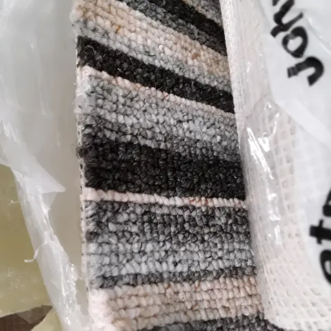 ROLL OF QUALITY GALA STRIPES AB 2763/0960 CARPET APPROXIMATELY 4.1M×4M