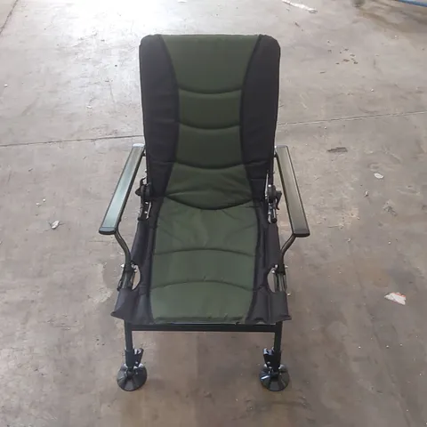 BOXED FOLDING FISHING CHAIR