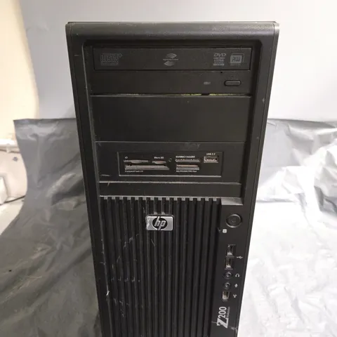 HP Z200 WORKSTATION