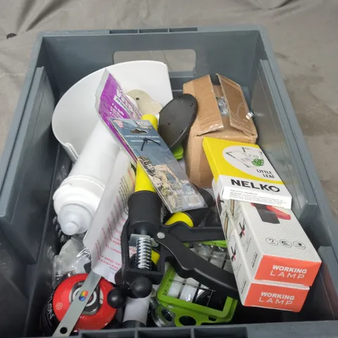 TOTE OF APPROXIMATELY 12 ASSORTED ITEMS TO INCLUDE: 2 LED FLASHLIGHTS 