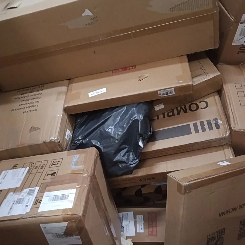 PALLET OF ASSORTED ITEMS INCLUDING - COMMERCIAL TOASTER, FULL LENGTH MIRROR 