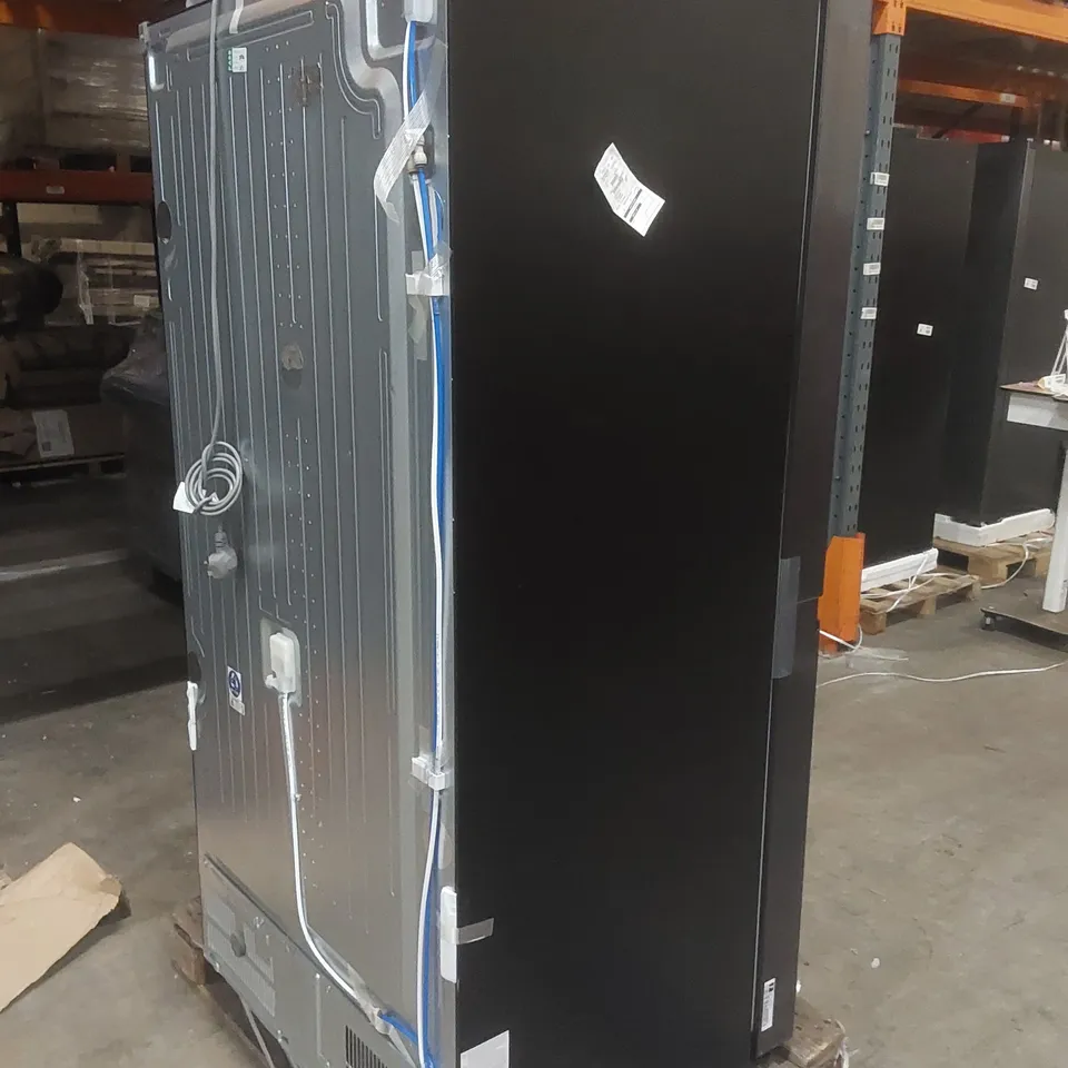 LG INSTAVIEW GSXE91EVAD AMERICAN-STYLE SMART FRIDGE FREEZER - BLACK STEEL