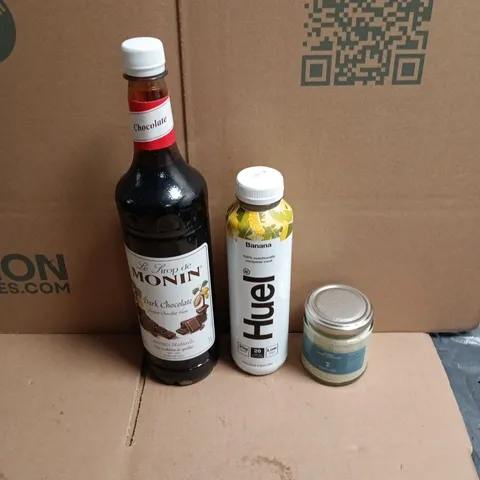 APPROXIMATELY 12 ASSORTED FOOD AND DRINKS ITEMS TO INCLUDE - MONIN DARK CHOCOLATE SYRUP, BANANA HUEL SHAKE, BELGIAN TRUFFLE MAYONAISE ETC 