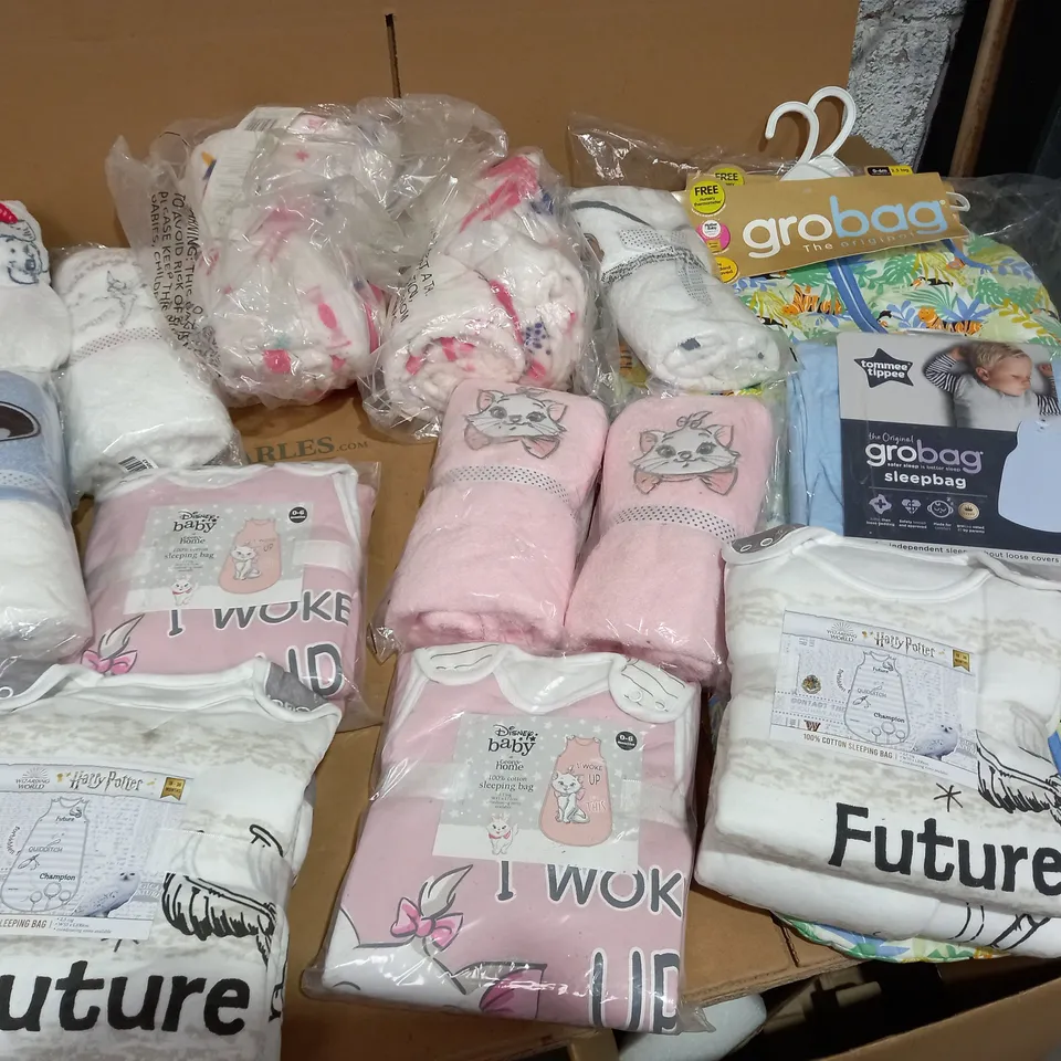 BOX OF ASSORTED ITEMS TO INCLUDE: HARRY POTTER SLEEPING BAGS, GROBAGS, DISNEY SLEEPING BAG ETC 