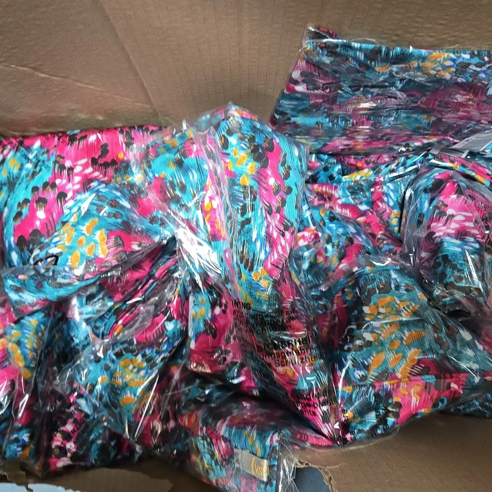APPROXIMATELY 10 BAGGED MALISSA J PRINTED KIMONO JACKETS IN BLUE/PINK MULTI ABSTRACT PRINT - SMALL/MEDIUM