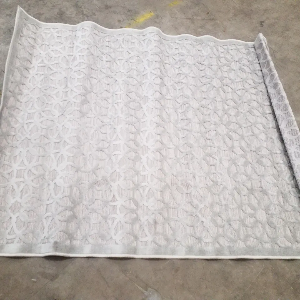 QUALITY DESIGNER AREA RUG - APPROXIMATELY  160X119CM