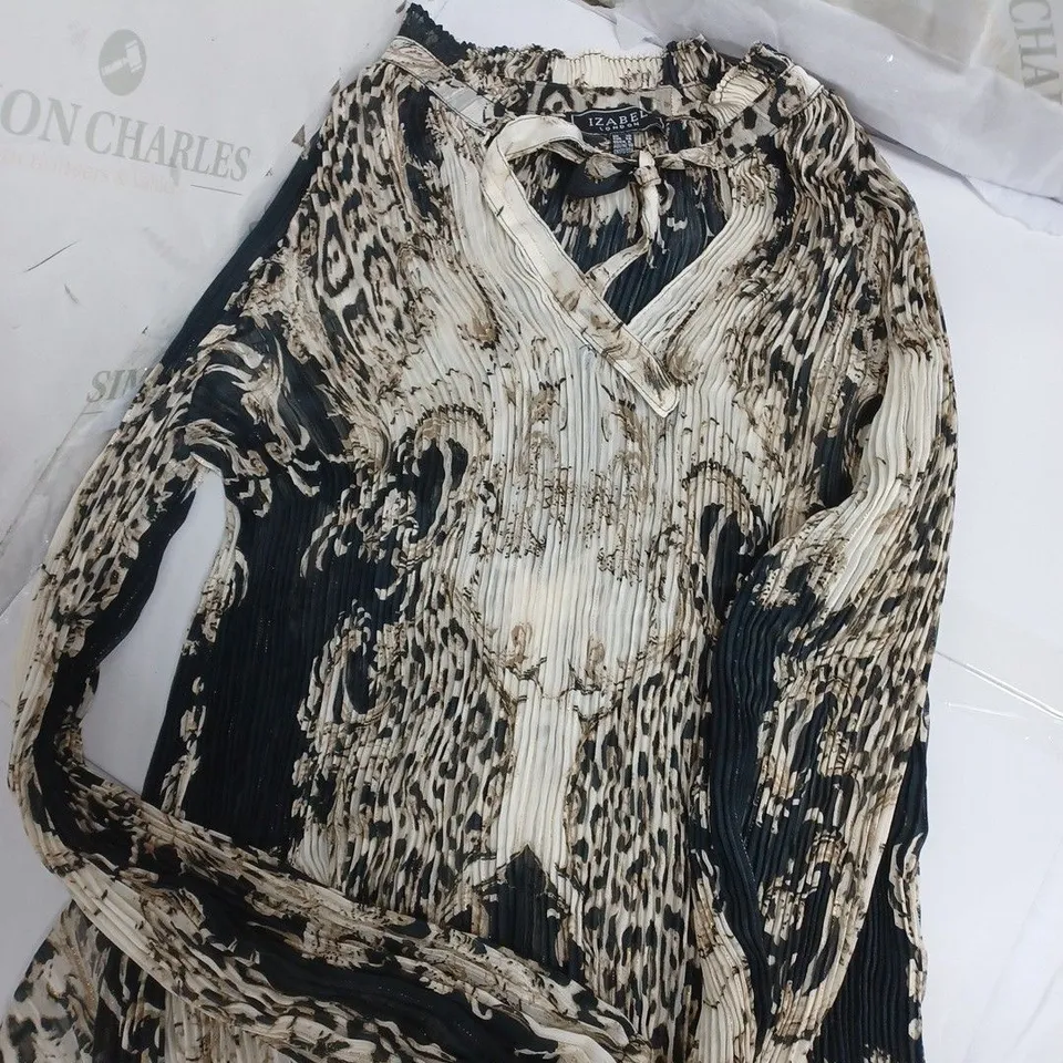 APPROXIMATELY 8 ASSORTED ITEMS OF WOMEN'S CLOTHING TO INCLUDE IZABEL TOP SIZE 10, APRICOT CHIFFON BLOUSE SIZE 12, KIM&CO TUNIC SIZE M, IZABEL TROUSERS SIZE 12
