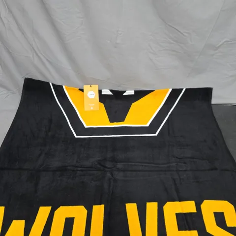 WOLVERHAMPTON WANDERERS FC TOWEL – BLACK & GOLD WITH WOLVES LETTERING 