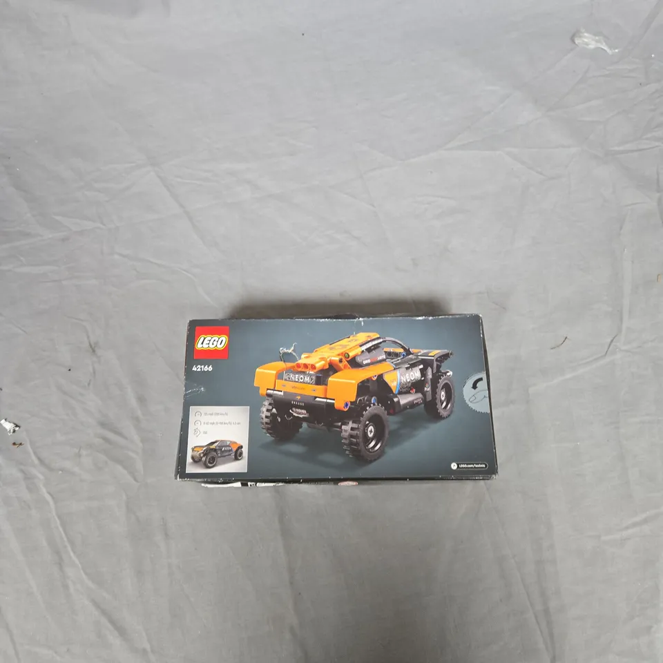 LEGO TECHNIC 42166 NEOM MCLAREN EXTREME E TEAM – BOXED