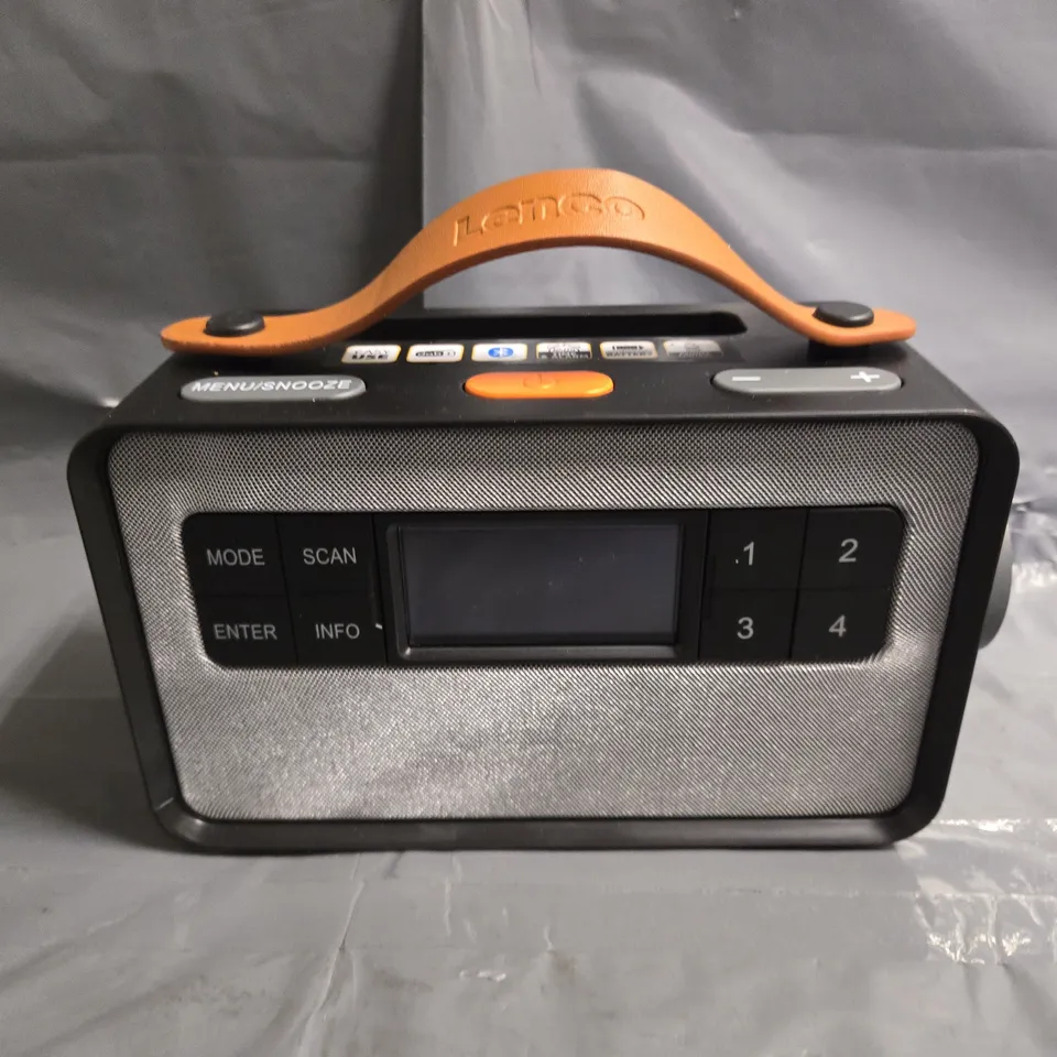 BOXED LENCO DAB+/FM RADIO