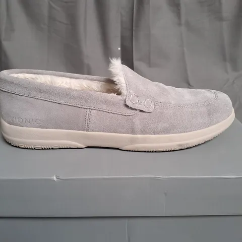 BOXED PAIR OF VIONIC SLIPPERS - UK SIZE 6.5