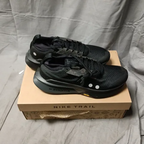 NIKE ZOOMX ZEGAMA TRAIL 2 MEN'S RUNNING SHOES - BLACK/ANTHRACITE, UK 6.5 (US 7.5)