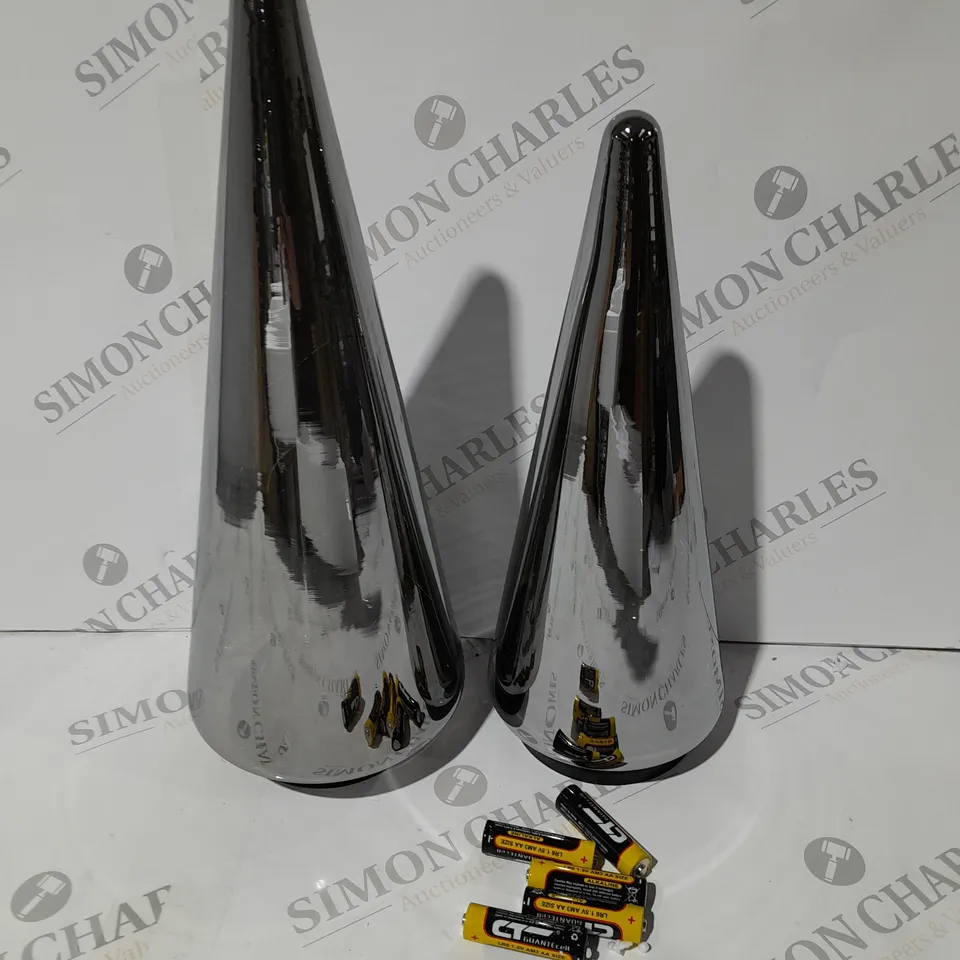 KELLY HOPPEN SET OF 2 INDOOR OUTDOOR PRELIT GLASS DECOR - REFLECTIVE CONES