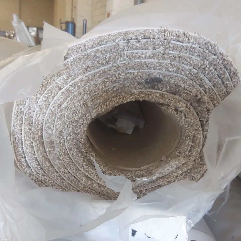ROLL OF QUALITY FIRST IMPRESSIONS FRESH CARPET - APPROXIMATELY 5 x 5m