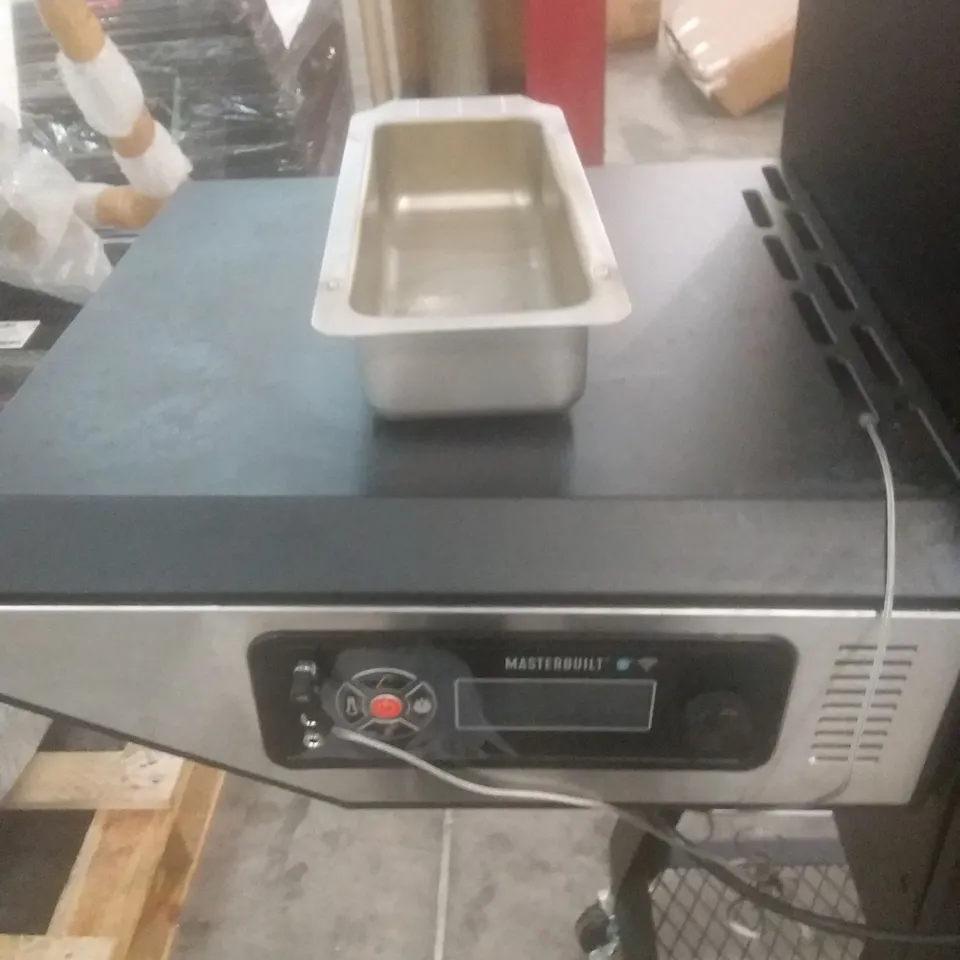 MASTERBUILT GRAVITY SERIES 560 CHARCOAL GRILL