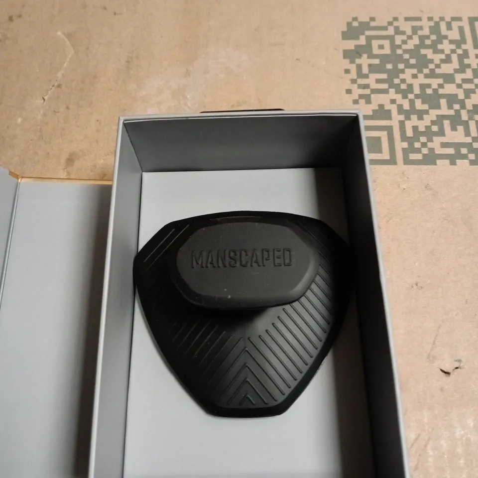 MANSCAPED THE SCALP BUFFER SILICONE SCALP SCRUBBER