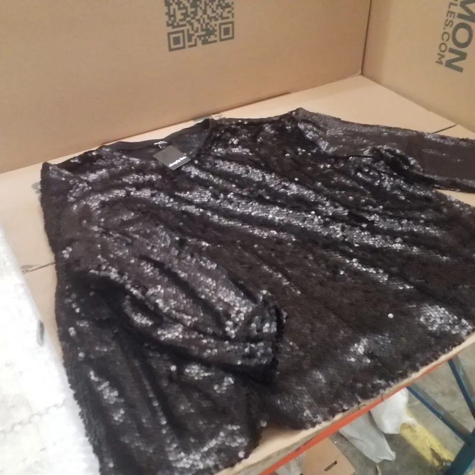 BOX CONTAINING APPROXIMATELY 15X BRAND NEW SIMPLY BE SEQUIN TOP - COLOUR BLACK - SIZE 24