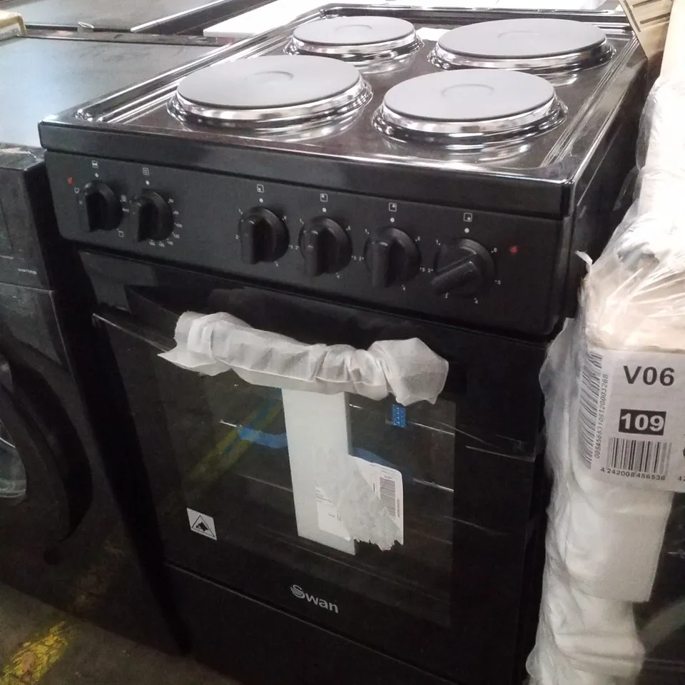 SWAN SX16720B 60CM ELECTRIC TWIN OVEN CERAMIC HOB COOKER - BLACK