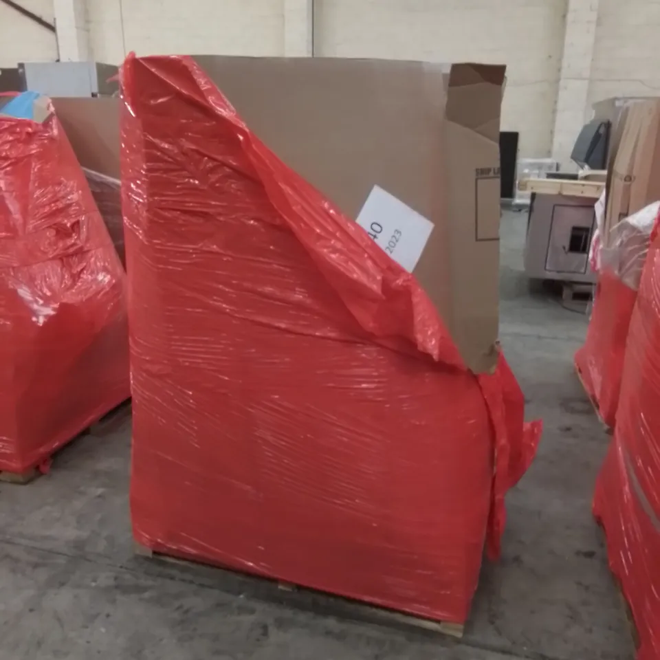 PALLET CONTAINING ASSORTED HOUSEHOLD & HOME IMPROVEMENT PRODUCTS. INCLUDES BAGS, TOILET SEAT, RUGS, EXCERCISE MAT ETC 