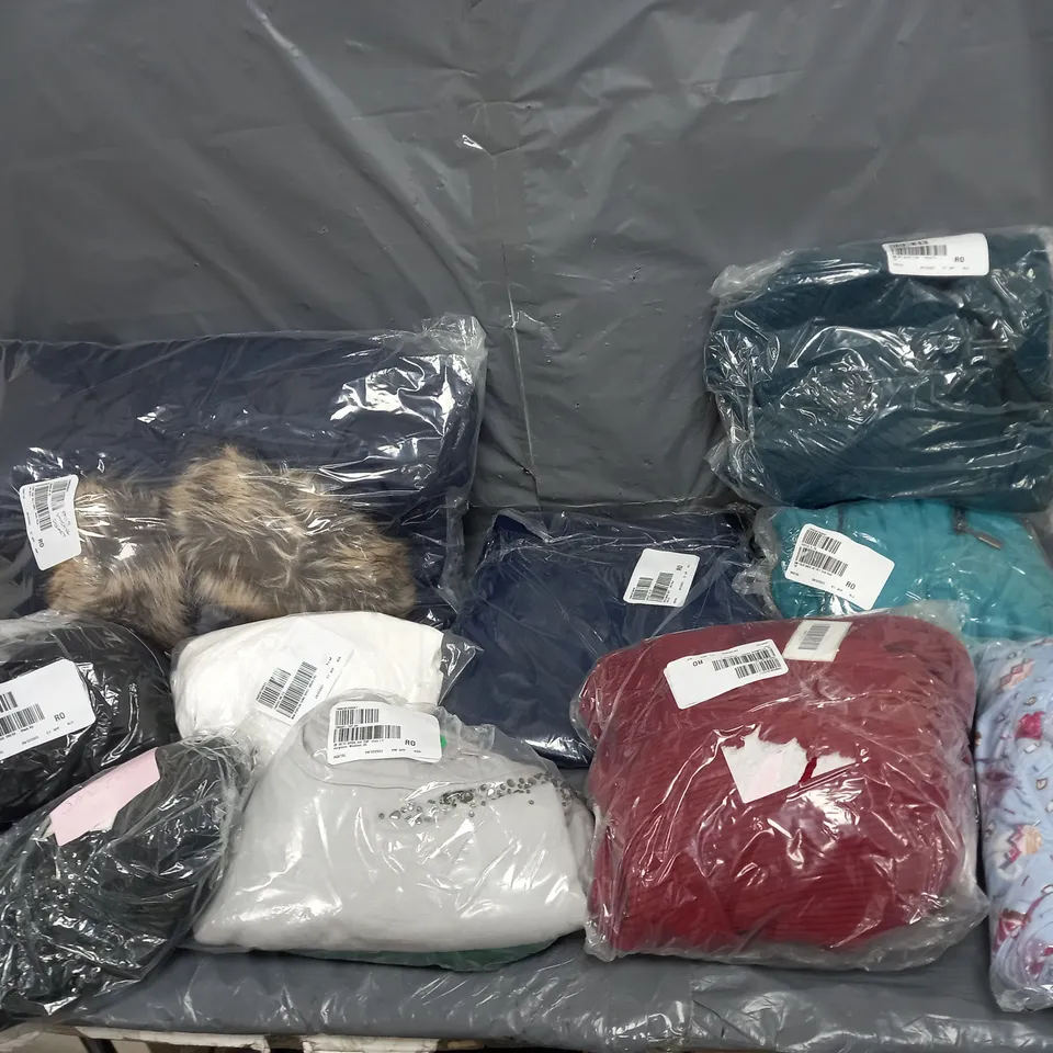 BOX OF APPROXIMATELY 10 ASSORTED BAGGED PIECES OF CLOTHING IN VARIOUS STYLES, SIZES, AND BRANDS 