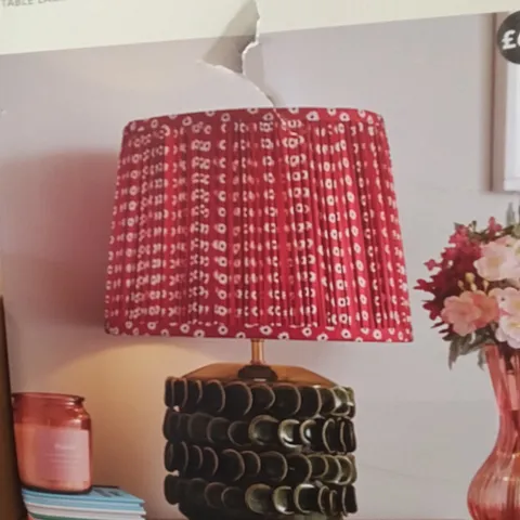 BOXED DUNELM POSIE PETAL TABLE LAMP